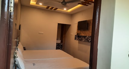 CHINNASAMY RESIDENCY Room Type - Non AC Triple bed room