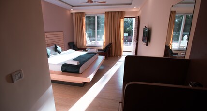 GOLDEN SANDS RESORT Room Type - Deluxe Garden Facing Room