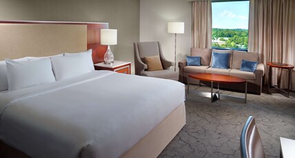Hilton Atlanta Northeast Room Type - 1 KNG EXEC FLR CORNER KING