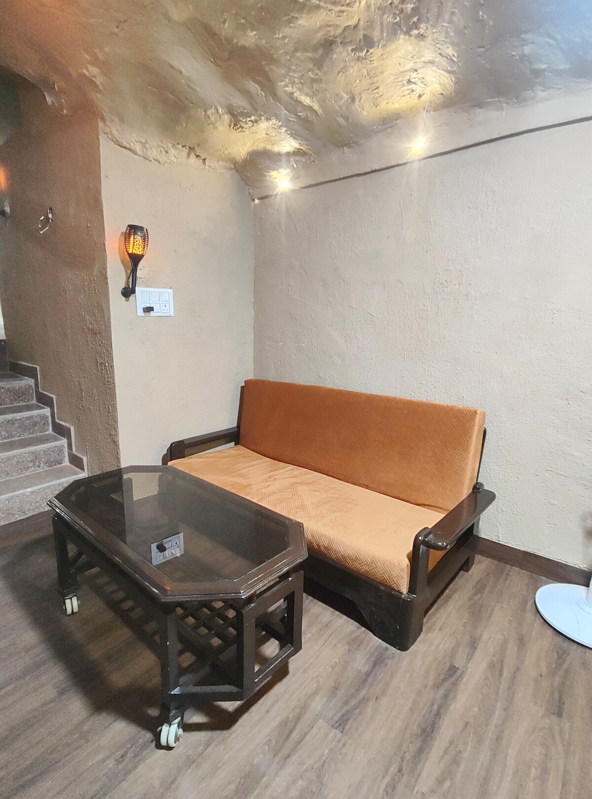 Kings Landing Game of Thrones Couple Friendly Studio Apartment - Tap to explore photos