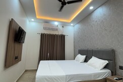 Paras inn Homestay