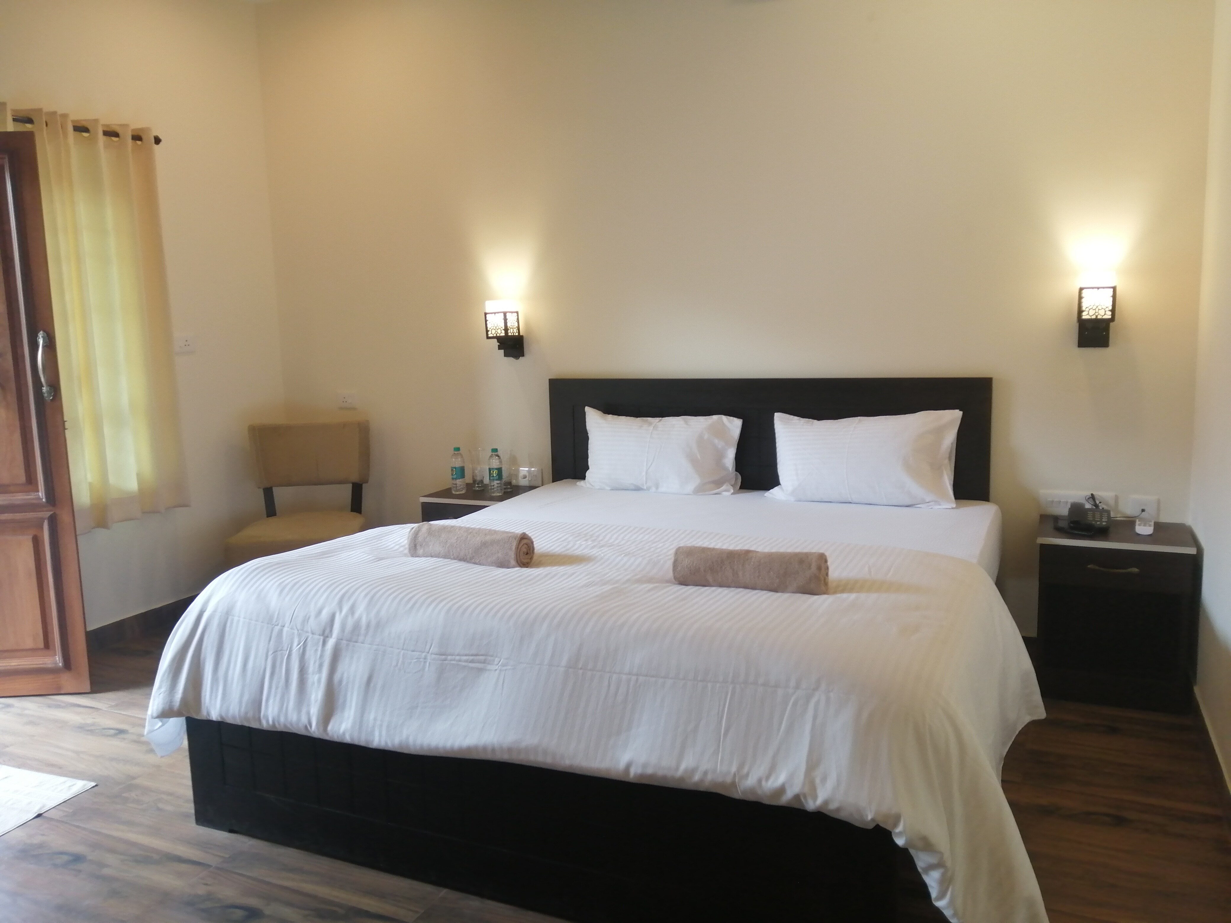 Chandrakant Heritage Cottage| Cosy Rooms - Tap to explore photos