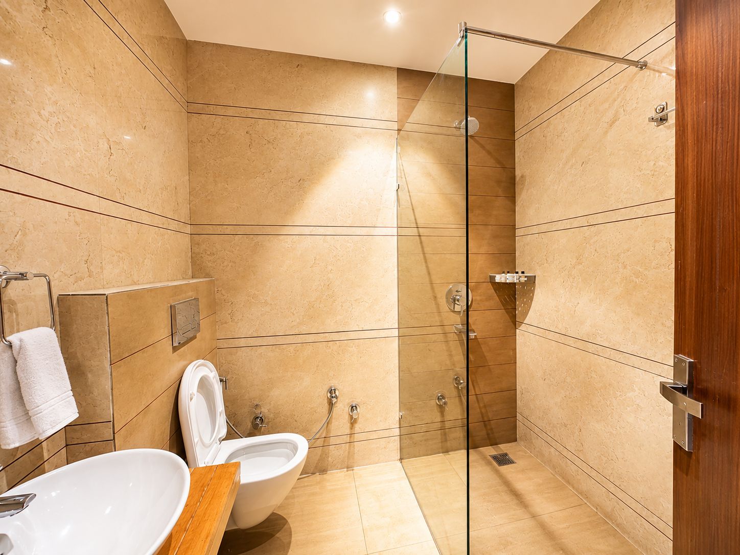 Hotel Supreme Regency1 - Tap to explore photos