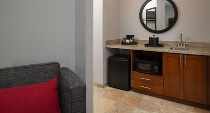 Hampton Inn & Suites by Hilton Seattle-Airport/28th Ave Room Type - 2 QN STUDIO STE NONSMOKING