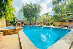 Safari Riviera Resort