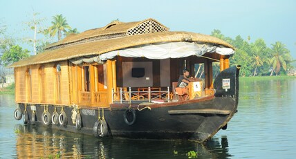 Coco Houseboat Kerala Room Type - 3 BED PRIVATE DELUXE AC HOUSEBOAT