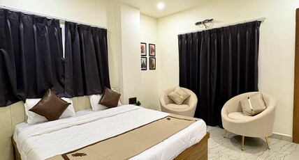 HOTEL SAMBHAVI Room Type - Deluxe Double Bed Room