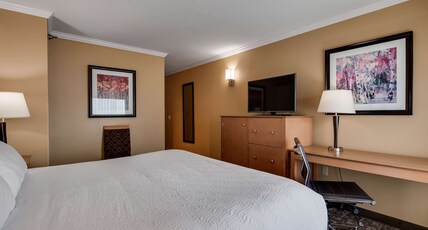 Best Western Plus Windjammer Inn & Conference Center Room Type - 1 King Bed, Non-Smoking, No Pets Allowed, Wireless High-Speed Internet, Coffee Maker, Microwave And Best Western Plus Windjammer Inn & Conference Center Room Type - 1 King Bed, Non-Smoking, No Pets Allowed, Wireless High-Speed Internet, Coffee Maker, Microwave And
