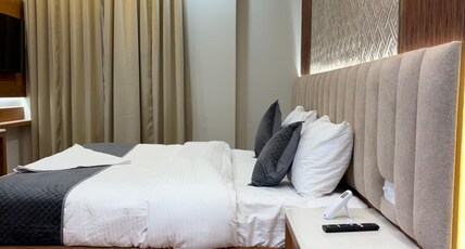 Platinum Arc Room Type - Deluxe Room
