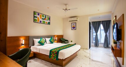 Treebo Premium Arya Executive Room Type - Standard Room