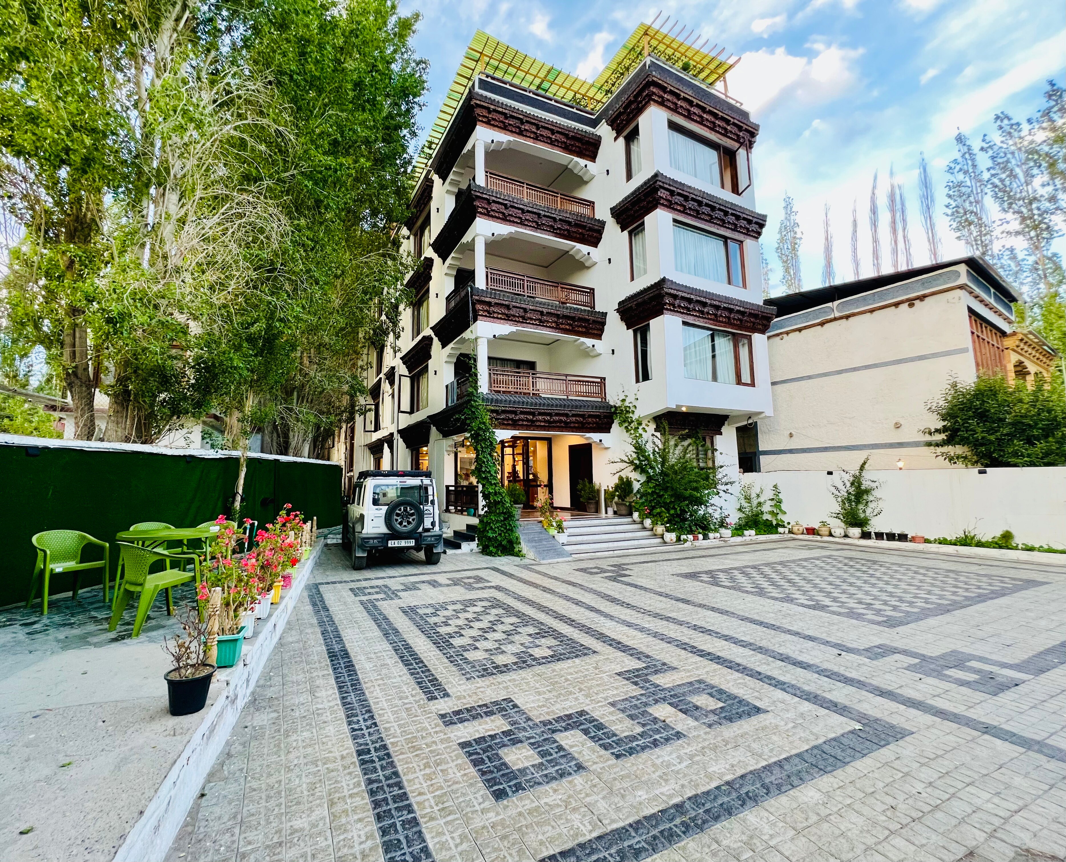 Hotel La Mount Ladakh - Tap to explore photos
