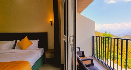 HOTEL PINES & PEAKS Room Type - Premium Valley View Room