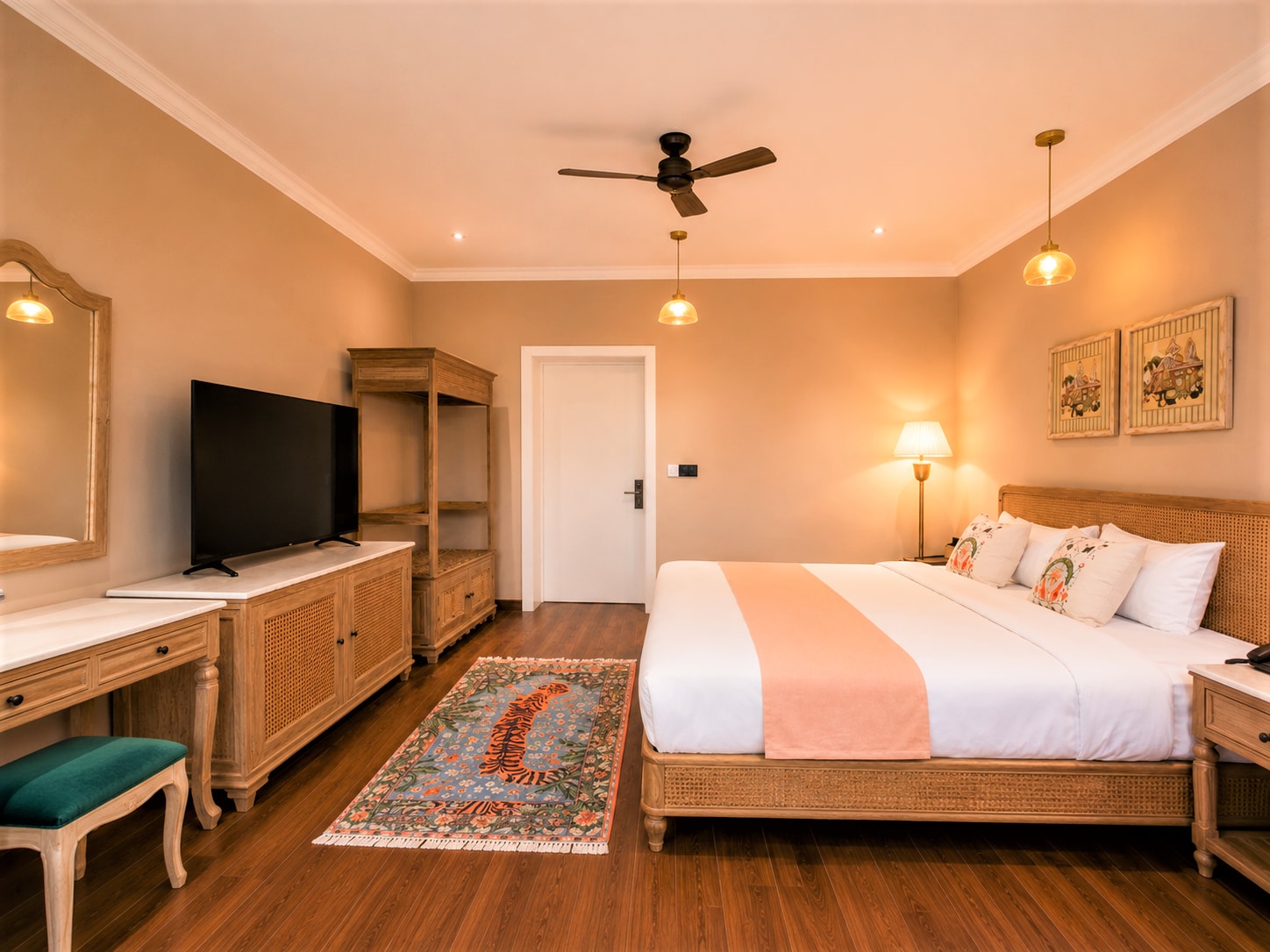 Chandralok - A Boutique Hotel in Udaipur Near Fateh Sagar Lake - Tap to explore photos