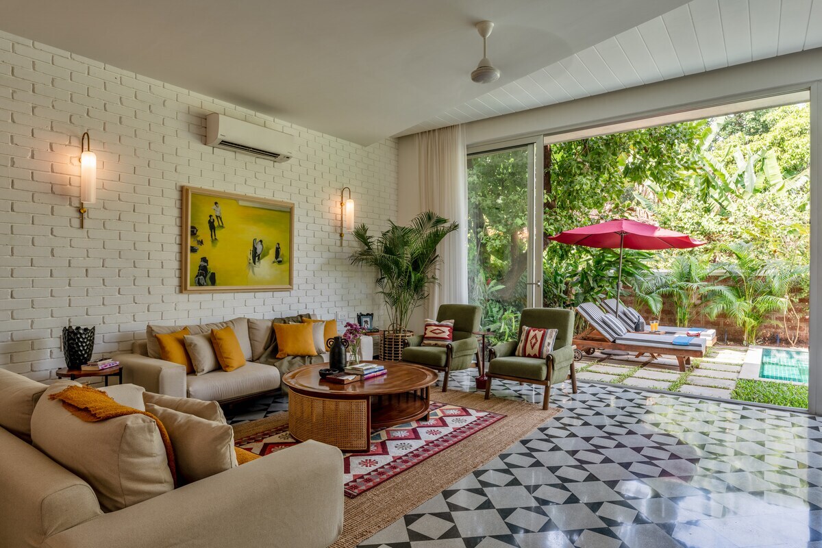 3BHK Near Beach Vagator Pvt Pool Caretaker Luxury - Tap to explore photos