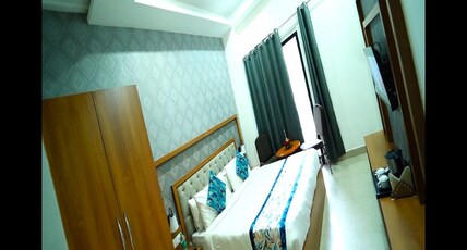 Hotel Erica Royal Crown Room Type - Deluxe Room