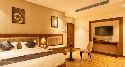 Hotel Liza Royale near Chennai Central Railway Station Room Type - Deluxe Room