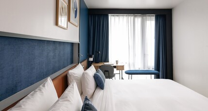 Crowne Plaza MADRID - CENTRE RETIRO Room Type - 1 Queen Standard