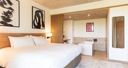 voco BEAUNE, an IHG hotel Room Type - 1 Bedroom Suite Balcony