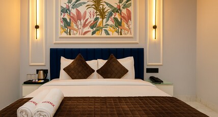 Hotel Benchmark Prime Nipania Bypass Room Type - Premium Room with City View