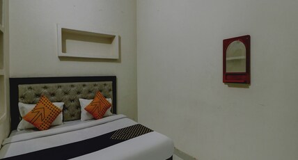 SPOT ON L G Guest House Room Type - Classic