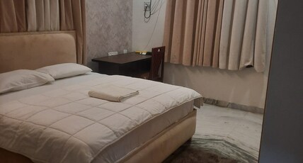 SKYRY Hotels -Alapakkam Room Type - Deluxe Premium
