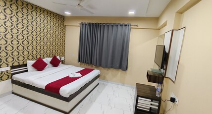 Hotel Emerald Tree Room Type - Deluxe Room