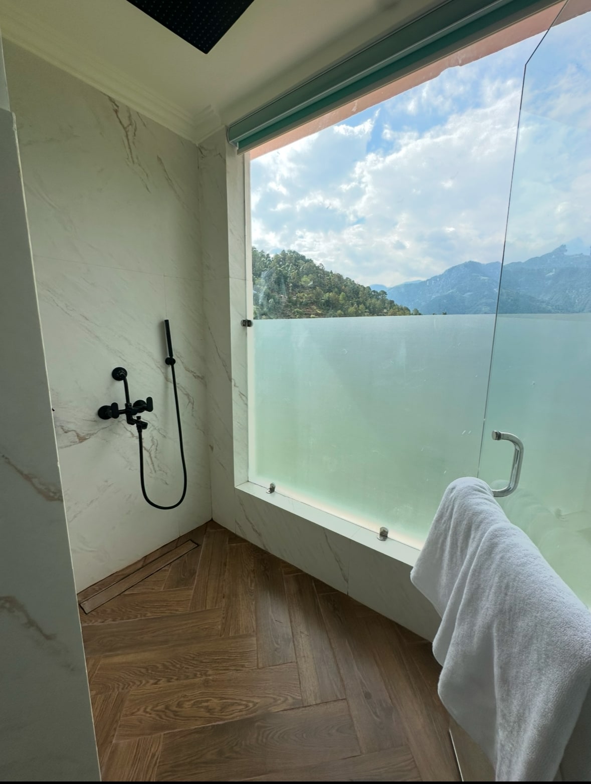 Ahsaas Mountain View Studio Apartment - Tap to explore photos