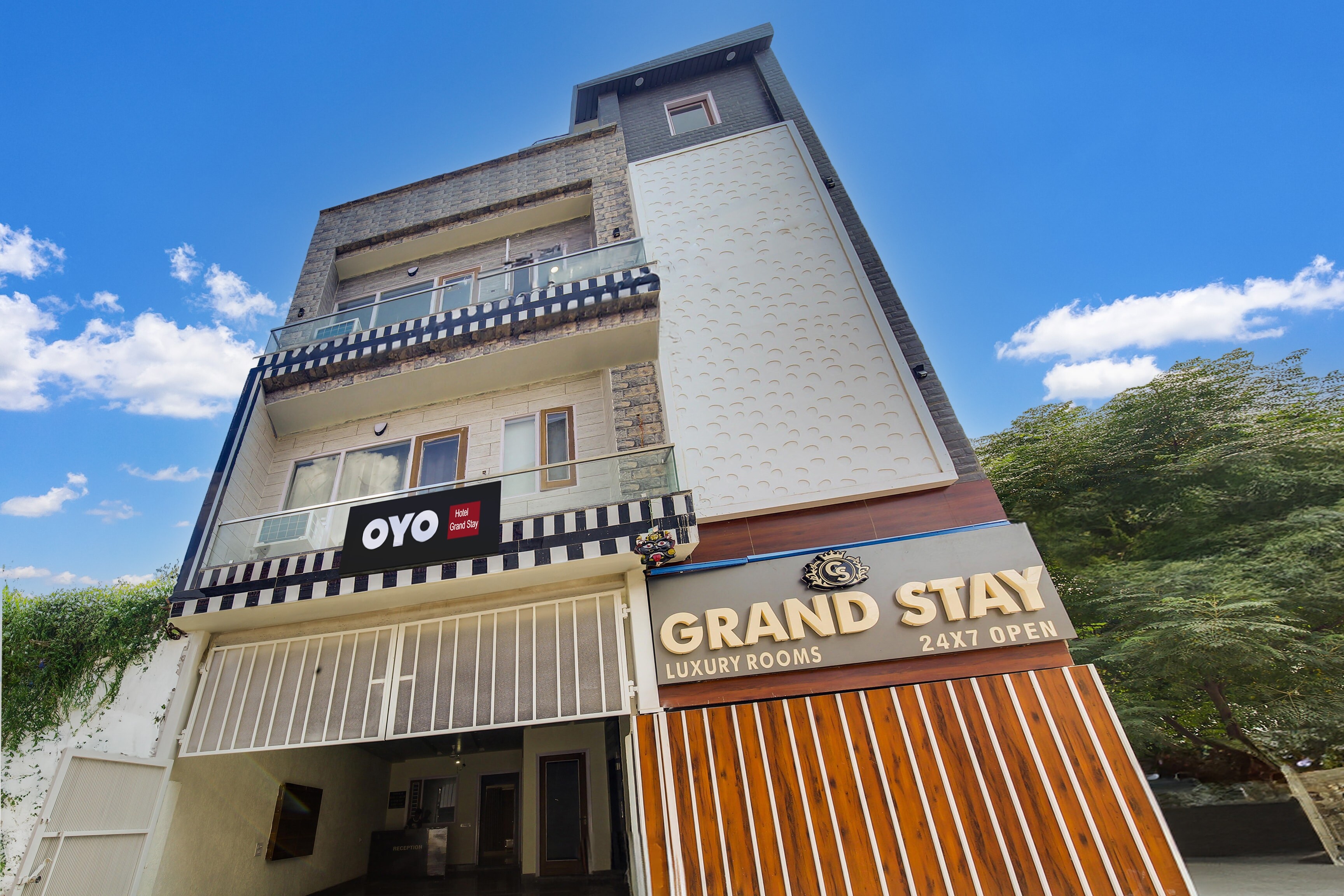 Hotel O GRAND STAY - Tap to explore photos