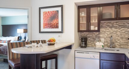 Staybridge Suites WILMINGTON-NEWARK Room Type - 1 Queen 2 double beds 2 Bedroom Suite Staybridge Suites WILMINGTON-NEWARK Room Type - 1 Queen 2 double beds 2 Bedroom Suite