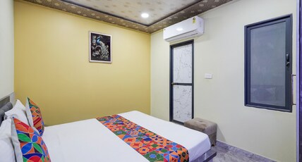 FabHotel Shivkashi Inn - Nr. Dasaswamedh Ghat Room Type - Deluxe Room