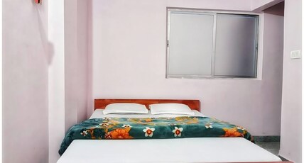 Sri Hotel Ganga Couple&Family Friendly Room Type - Deluxe Room