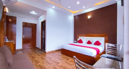 Hotel Snow Ark, Dalhousie Room Type - Deluxe Room with balcony (mountain view)