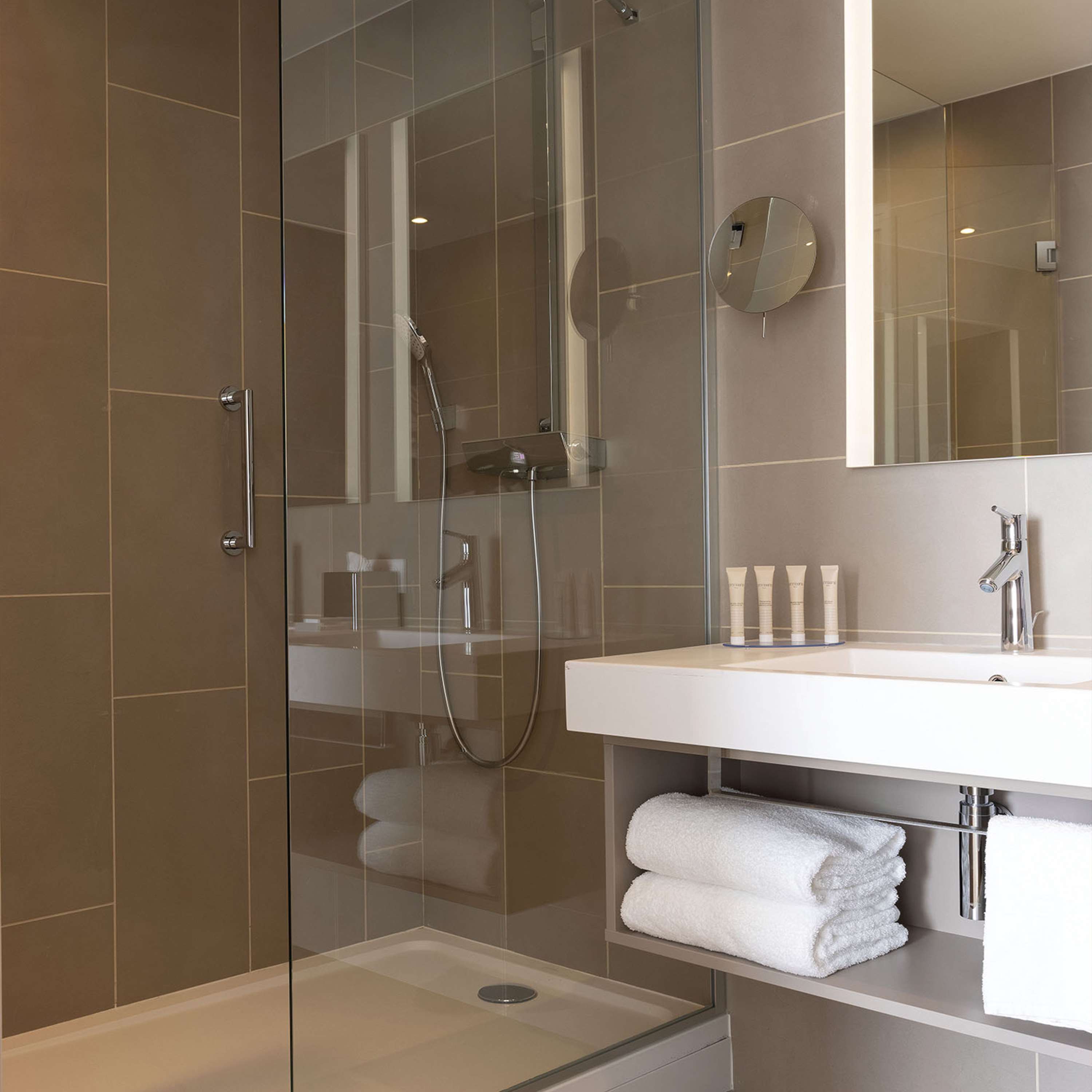 Hilton Garden Inn Tours Centre - Tap to explore photos