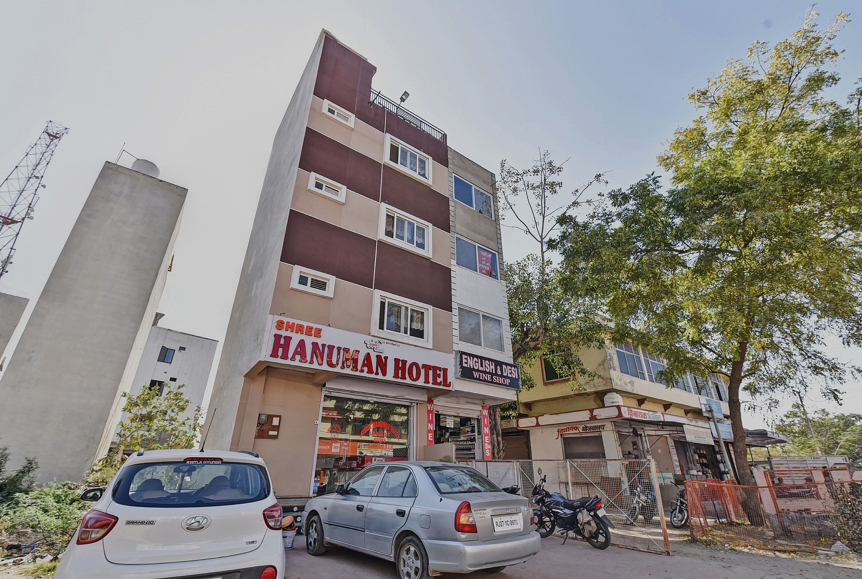 Hotel O Shree Hanuman - Tap to explore photos