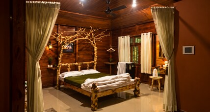 Pugmark Jungle Resort Room Type - Cedar Suite with Fireplace