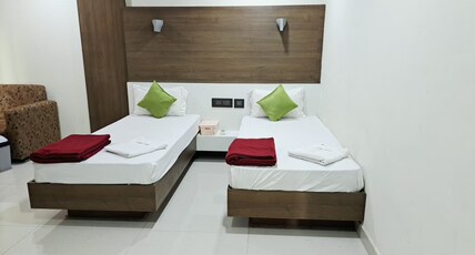 Hotel Grand Meridian Room Type - Deluxe Twin Room