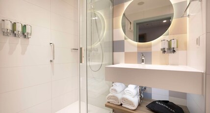Hampton by Hilton Bialystok Room Type - QUEEN ROOM WITH SOFA BED