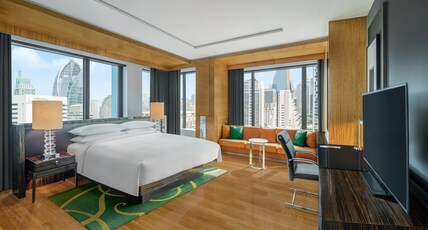 Renaissance Bangkok Ratchaprasong Hotel Room Type - Club Studio Suite, 1 King, Club lounge access, 1 Bedroom Suite, 1 King