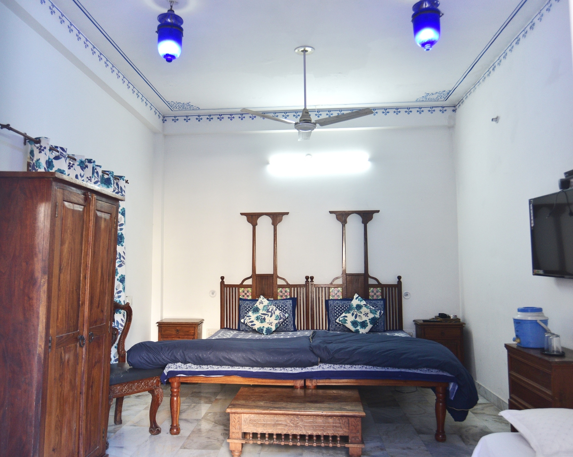 Sneh Deep Guest House - Tap to explore photos