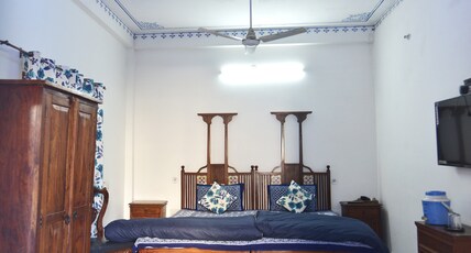 Sneh Deep Guest House Room Type - Family Room AC