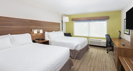 Holiday Inn Express WILLIAMSBURG Room Type - 2 Queen Standard