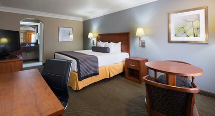 Best Western Angleton Inn Room Type - 1 King Bed, Non-Smoking, High Speed Internet Access, Microwave, Refrigerator, Full Breakfast Best Western Angleton Inn Room Type - 1 King Bed, Non-Smoking, High Speed Internet Access, Microwave, Refrigerator, Full Breakfast