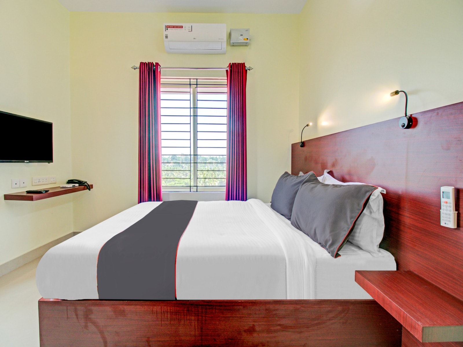Blueway Residency Business Boutique Hotel - Tap to explore photos