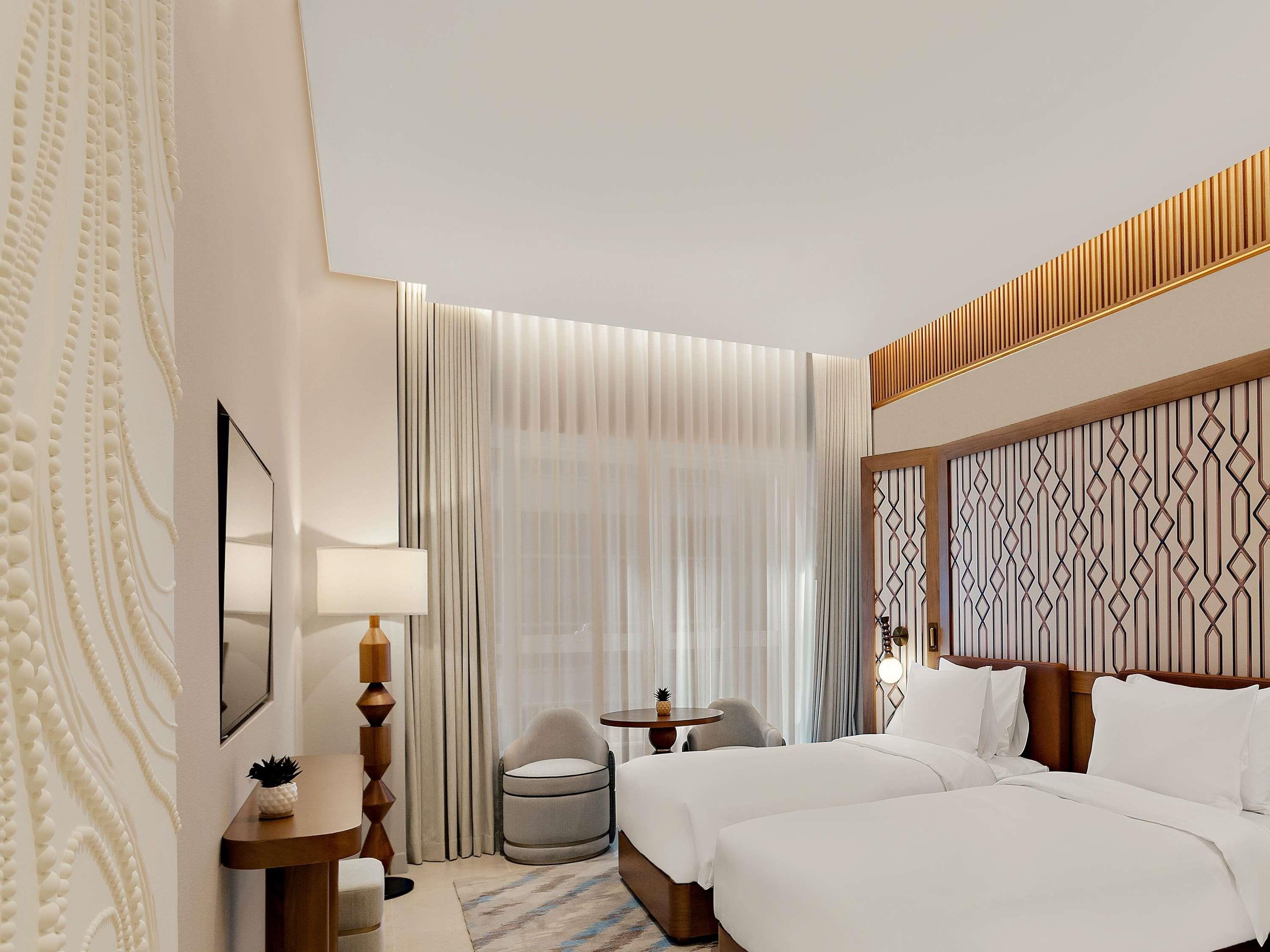 MERCURE ABU DHABI DOWNTOWN - Tap to explore photos