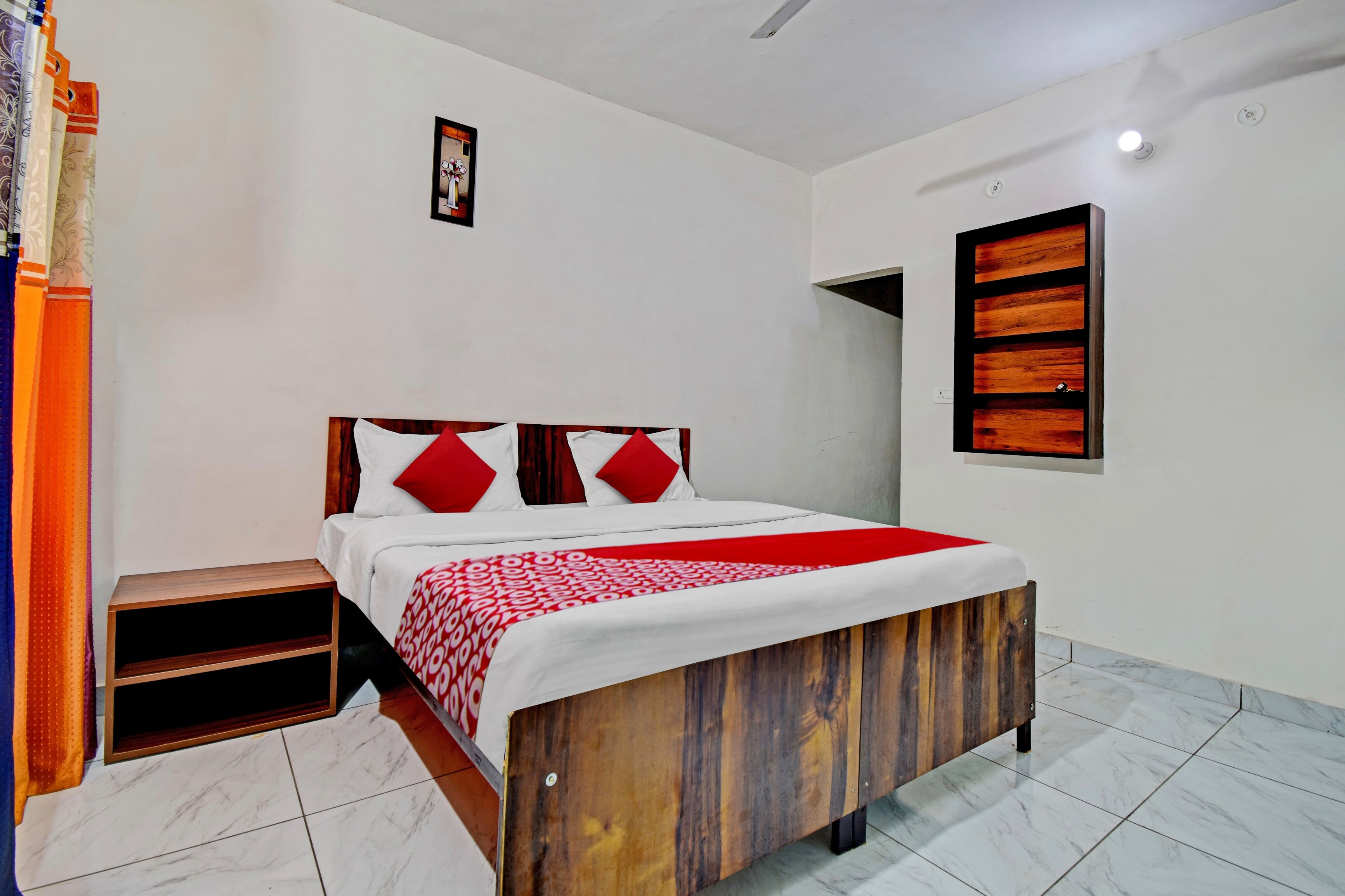 Hotel O City Hill Home Stay - Tap to explore photos
