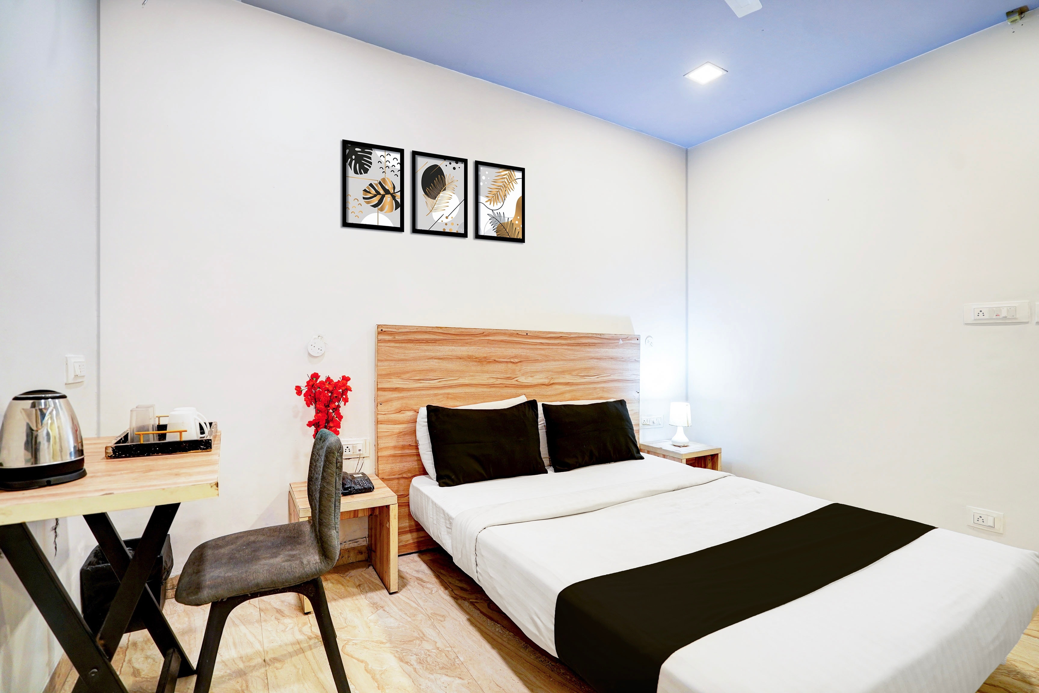 Super Hotel O Katol Road Friends Colony - Tap to explore photos