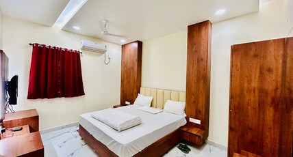 Hotel Shree Niketan Room Type - Premium Deluxe Room Hotel Shree Niketan Room Type - Premium Deluxe Room