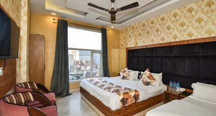 Hotel woodz Room Type - deluxe room