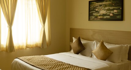 THE VIVA GRAND Room Type - Deluxe Room with Breakfast (Packed South Indian)