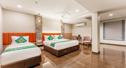 Treebo Premium Nagpur Automotive Square Room Type - Spacious Deluxe Family Room